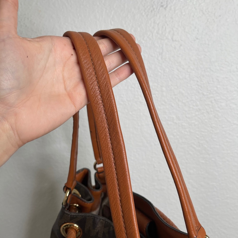 Michael Kors Brown Monogram Drawstring Shoulder Bag with Leather Tassels Gold HW - Picture 4 of 9